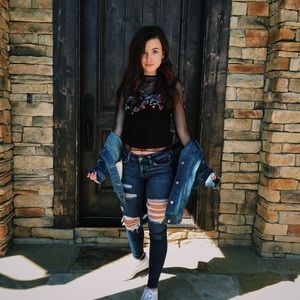 Meet your Posher, Avery